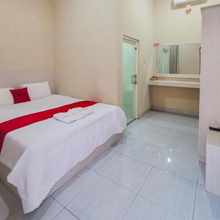 Reddoorz Near Pantai Pancer Door Pacitan Hotel Bagian luar foto